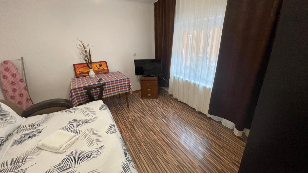 Apartament In Centrul Brasovului Exterior foto